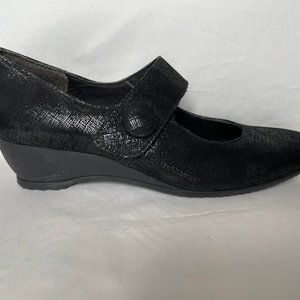 Munro American Jenna Black Crosshatch Shoes
